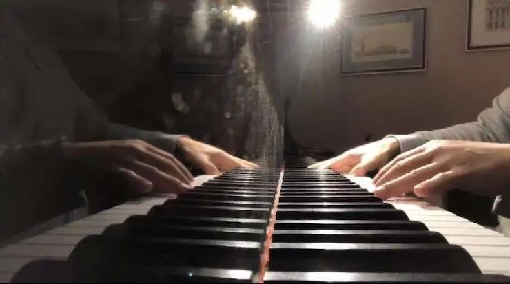 宋思衡的“宅抗疫” | 挑战主播、筹集口罩、闭关作曲，这位取消了20场演出的钢琴家原来这么忙！